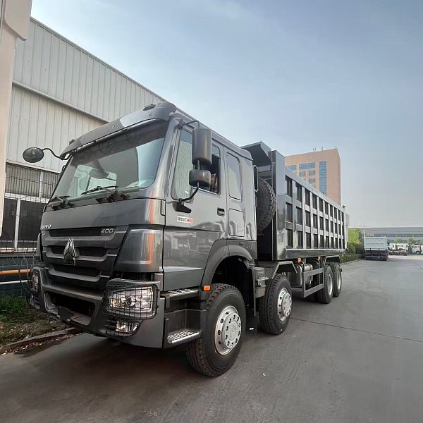 8×4 dump truck (2)