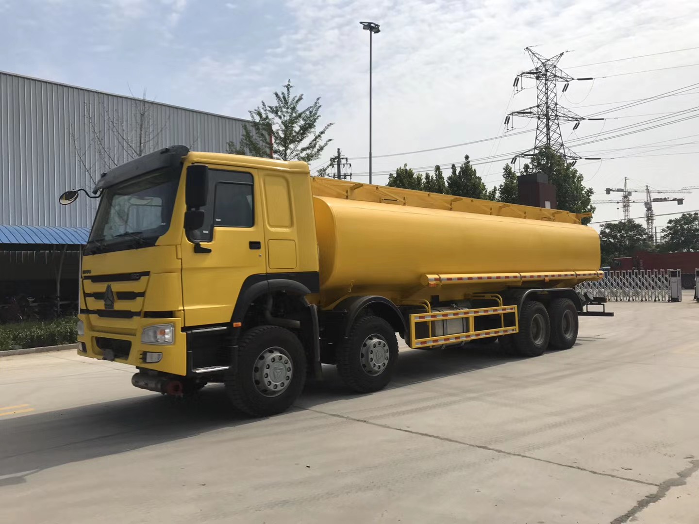 HOWO 7 6×4 Fuel tank truck