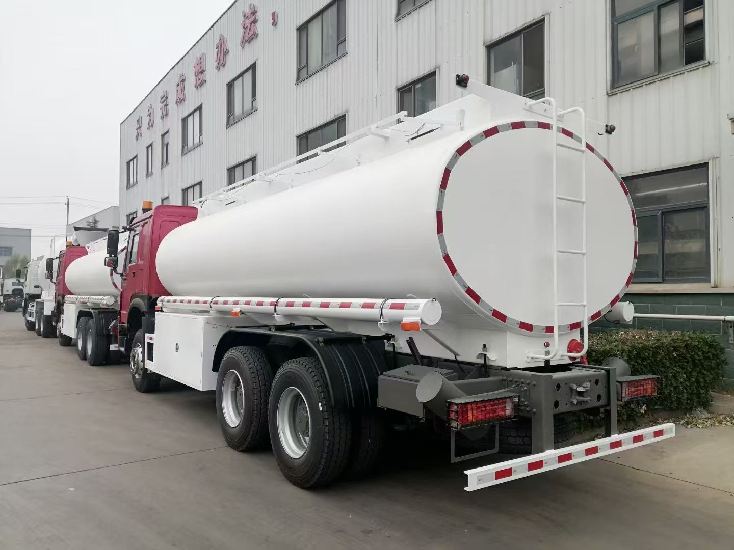 HOWO 7 6×4 Fuel tank truck