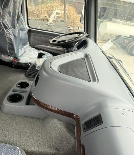 HOWO 7 8×4 Fuel tank truck