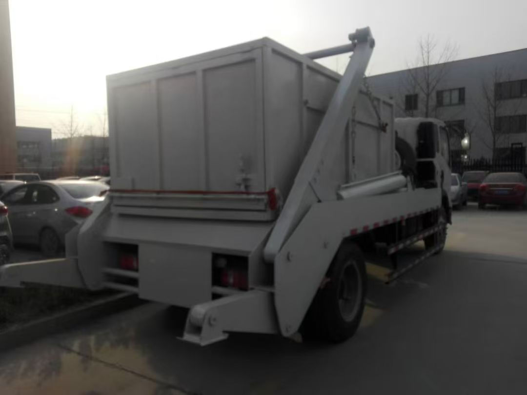 HOWO 7 Swing Arm Garbage Truck