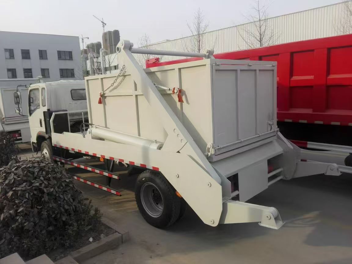 HOWO 7 Swing Arm Garbage Truck