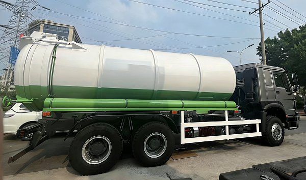 10CBM  Vacuum Tanker