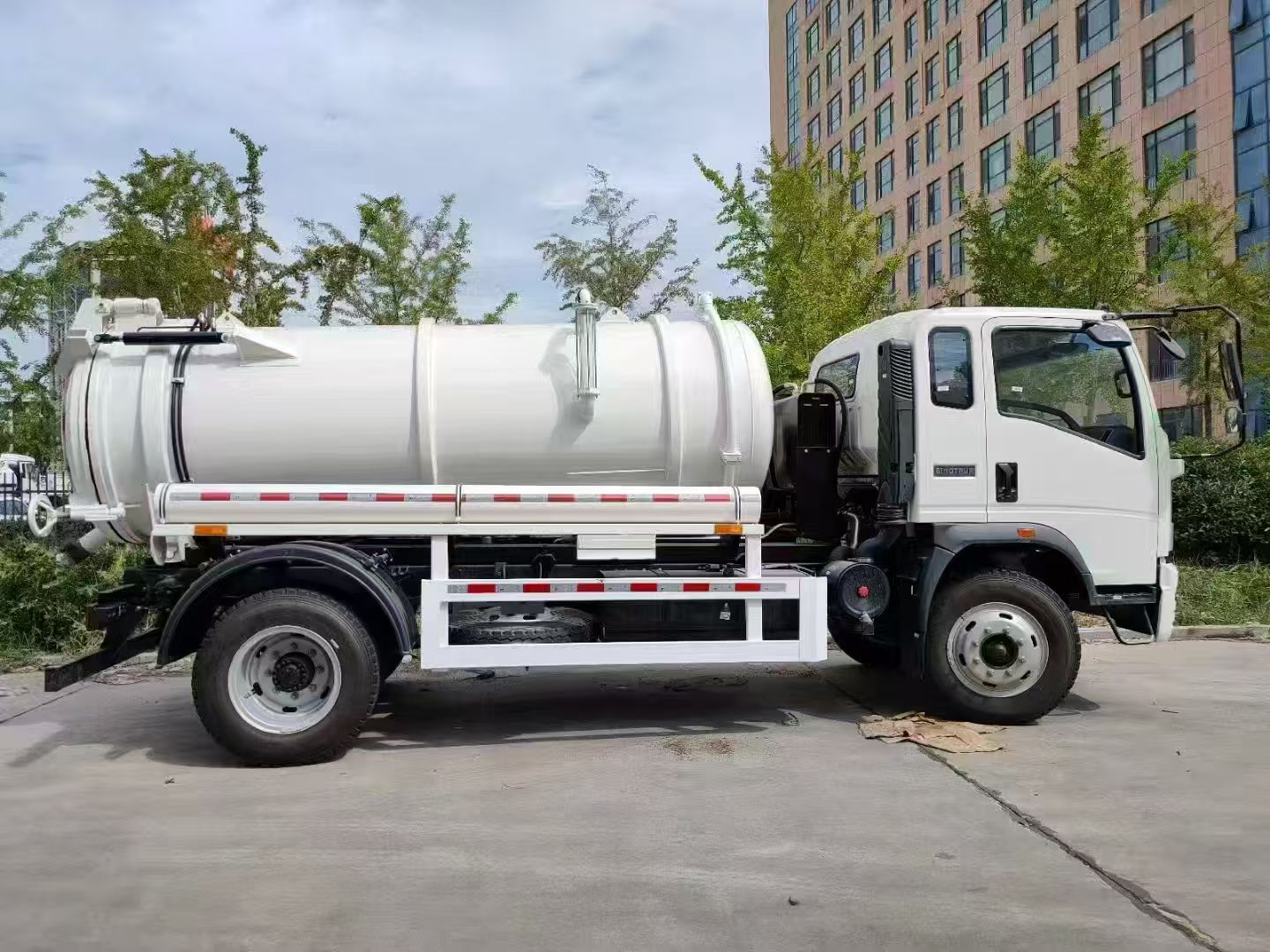 HOWO 7 Vacuum truck