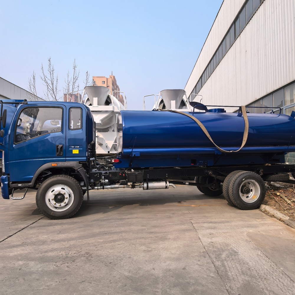 Light Sprinkler truck