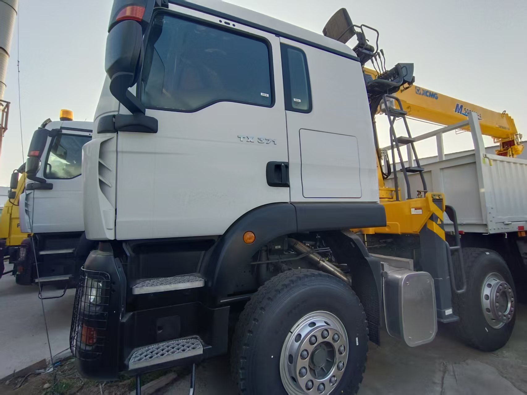 HOWO TX Crane Truck 8×4