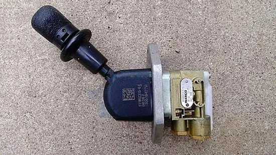 WG9000360528, HAND BRAKE VALVE, HOWO SPARE PARTS
