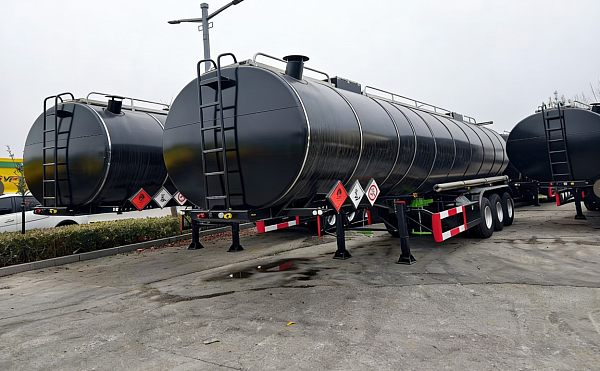 Oil tanker semi-trailer