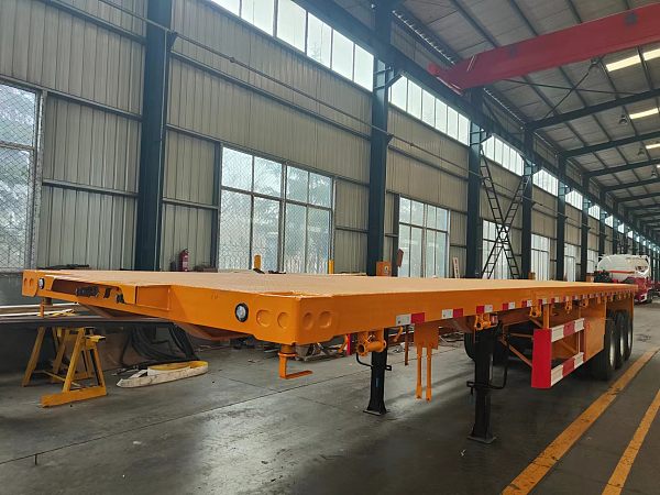 Flatbed trailer (1)