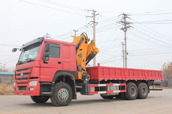 Flatbed box truck mount fold arm crane