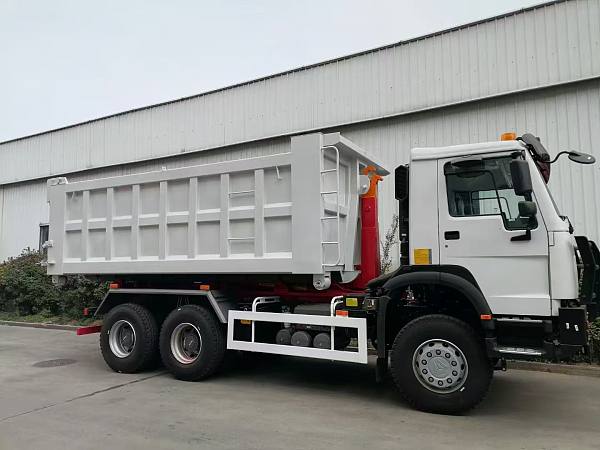 Roll-off Truck
