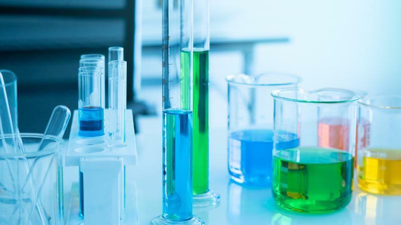 Five Supply Chain Red Flags to Watch Before Procuring Organic Intermediates from Emerging-Market Vendors