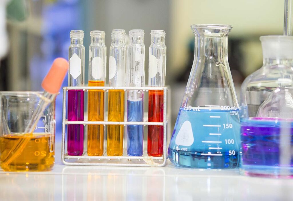 What Are Organic Intermediates—and Why Do Pharma and Agrochemical Manufacturers Rely on Them in 2026?