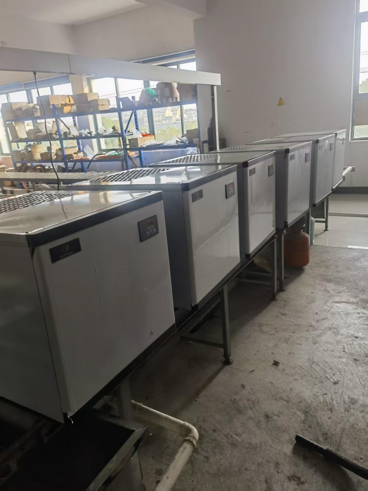 200kg/24h Commercial Ice Maker Cube Ice Making Machine