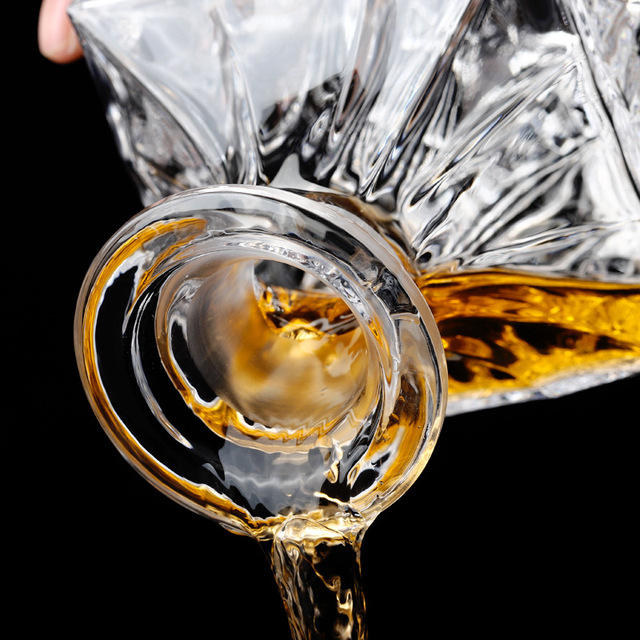Wholesales Crystal Glass Wine Bottles Whiskey Bottles and Transparent Glass Used for Storing Wine