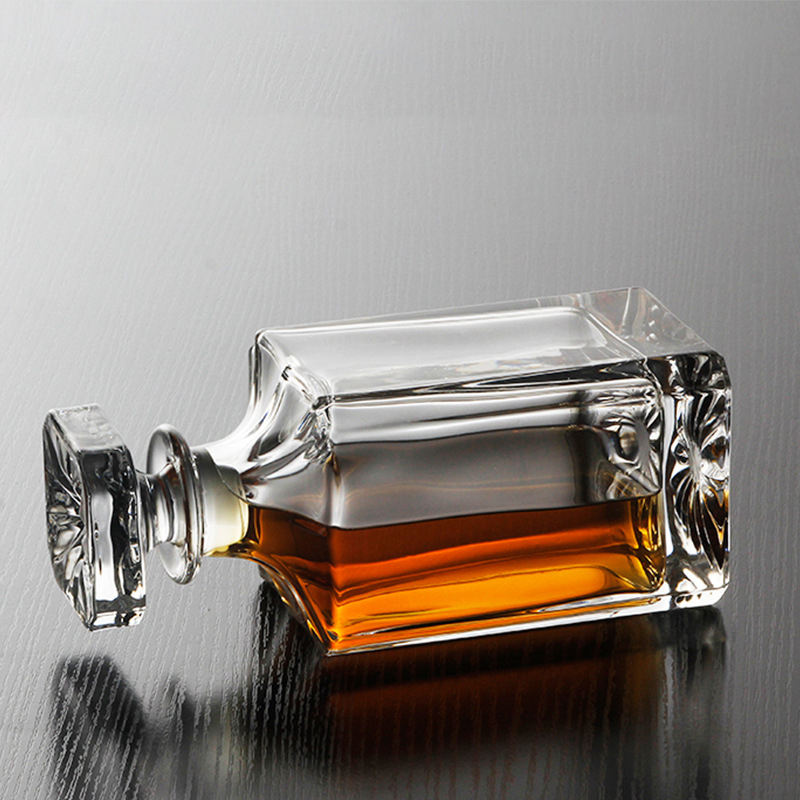 Wholesales Crystal Glass Wine Bottles Whiskey Bottles and Transparent Glass Used for Storing Wine