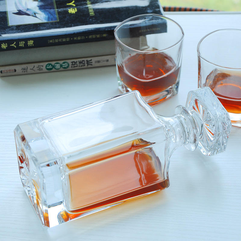 Wholesales Crystal Glass Wine Bottles Whiskey Bottles and Transparent Glass Used for Storing Wine