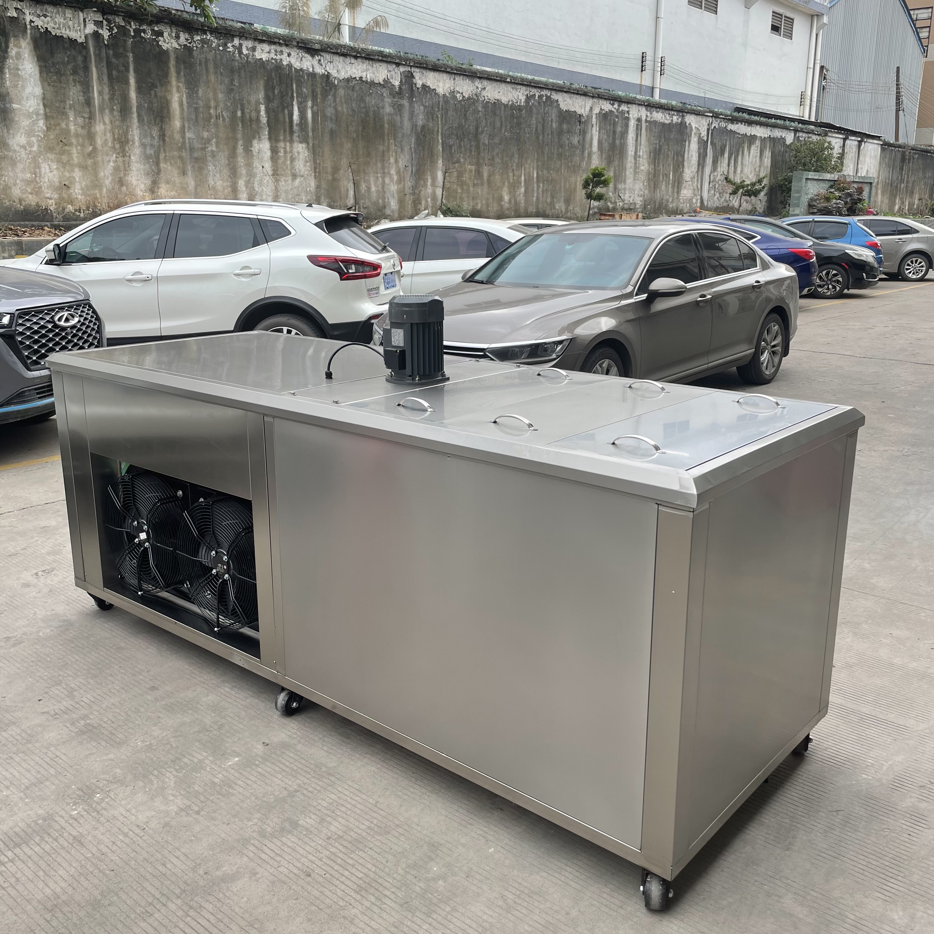 300kg 500kg 1000kg/day ice block machine block ice maker machine for africa market  industrial brine block ice making machine  1ton per day industrial ice block making machine big ice machine price  industrial block ice making machine  huge ice cube maker price  commercial ice block making machine