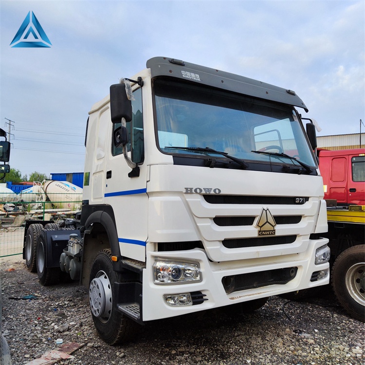 Sinotruk Howo 371HP 6x4 Tractor Truck