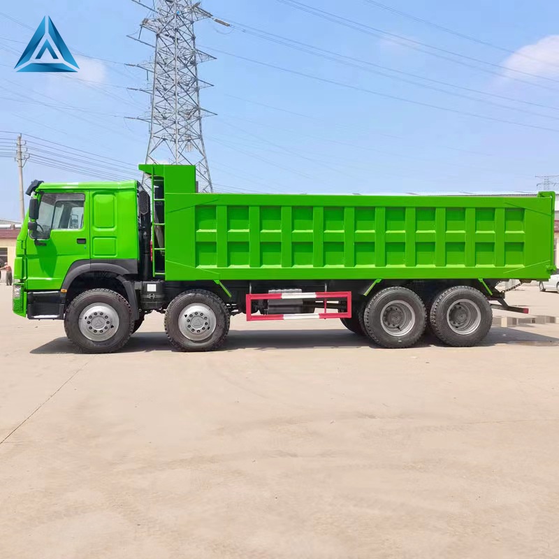 Sinotruk Howo 375HP 8x4 12 wheels Dump Truck Loading 50 Tons