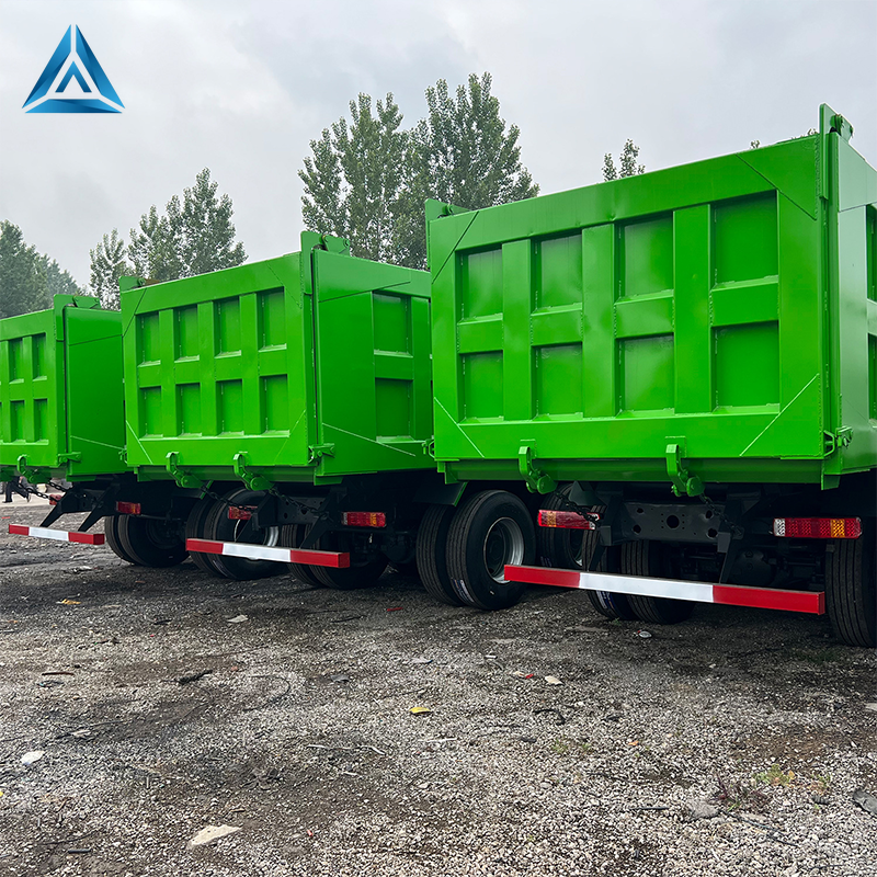 Sinotruk Howo 375HP 8x4 12 wheels Dump Truck Loading 50 Tons