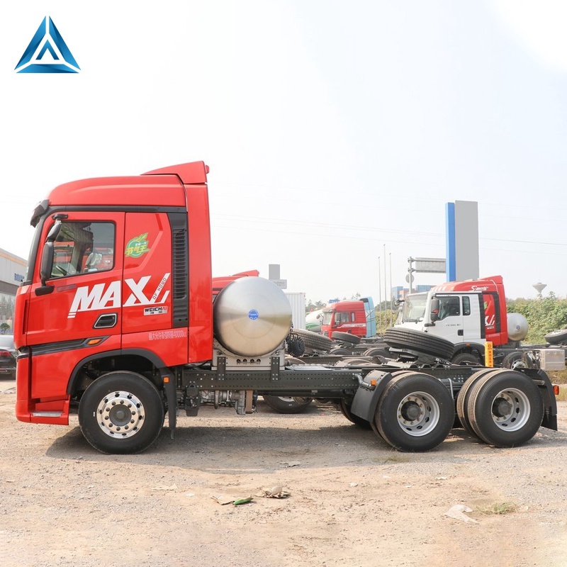Sinotruk Howo Max Heavy Truck 530HP 6*4 LNG Tractor