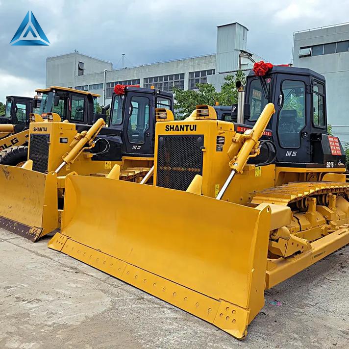 Low-cost bulldozer with reverse gear, high-load torque bearing and pump