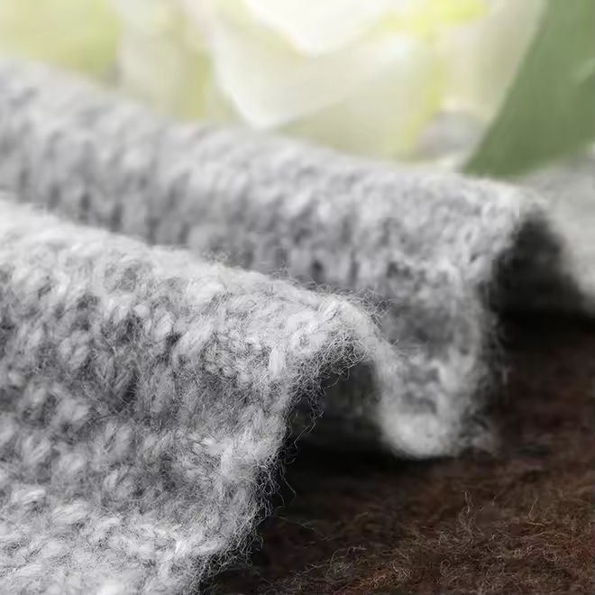 5.8NM/1 Blended Woolen Loop Yarn with 70% Acrylic and 30% Polyester Antibacterial and Anti pilling Used for Knitting and Sewing