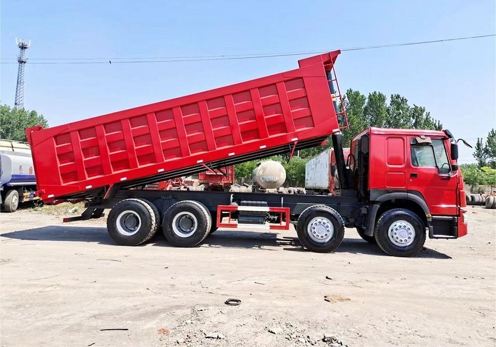 HOWO 420HP 8x4 dump truck side view high capacity tipper truck