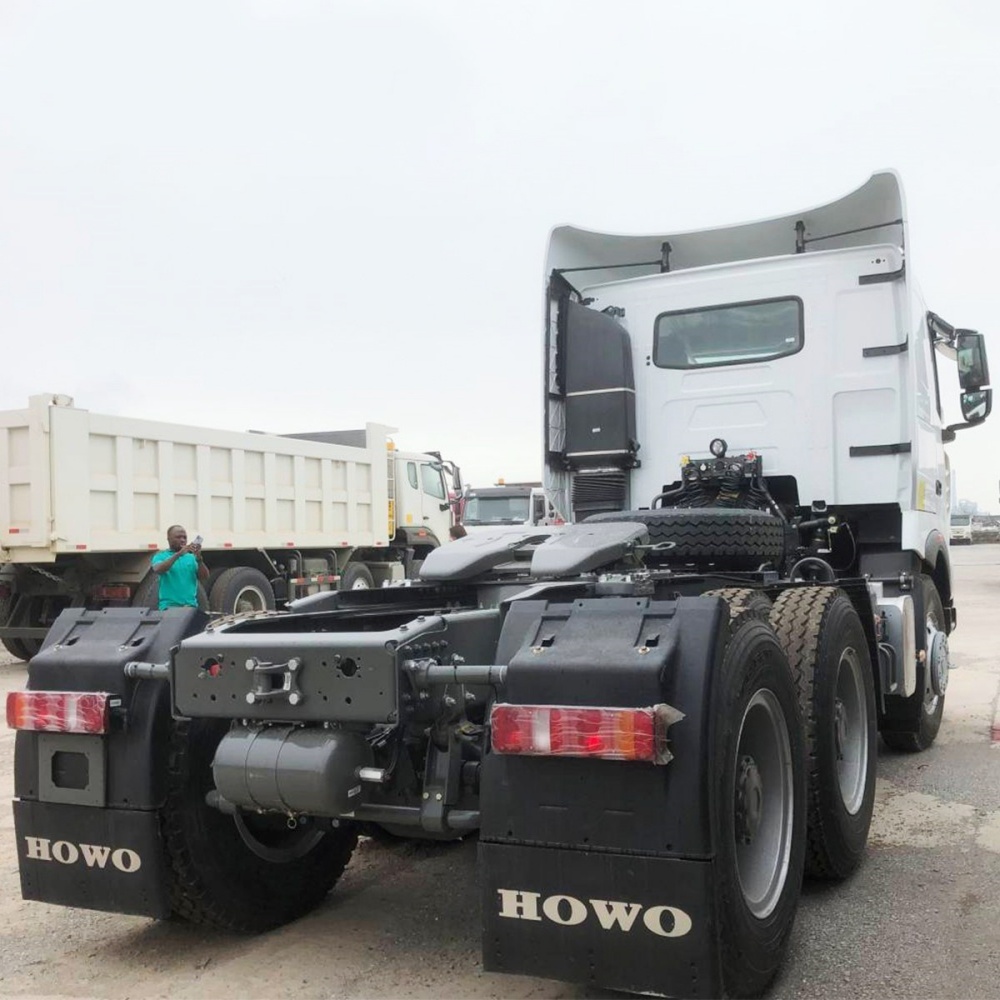 شاحنة جرار HOWO T7H بقوة 430 حصان 6×4