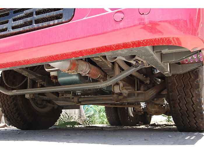 Howo 375HP tractor truck chassis showing reinforced frame and axles