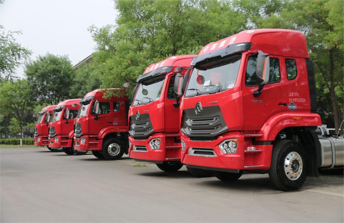 Hohan N7W 400HP 6x4 Tractor Truck front 3/4 view highlighting cabin, chassis, and towing capability