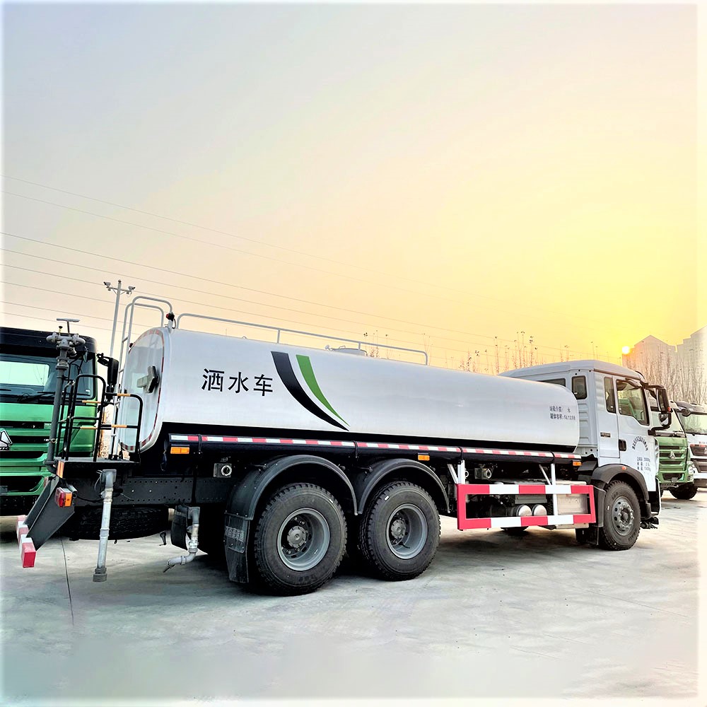 شاحنة صهريج مياه HOWO 6×4