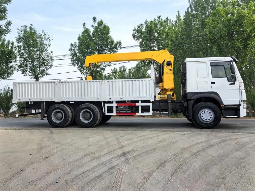 HOWO 6x4 20 ton truck mounted crane side view showing crane boom and working platform