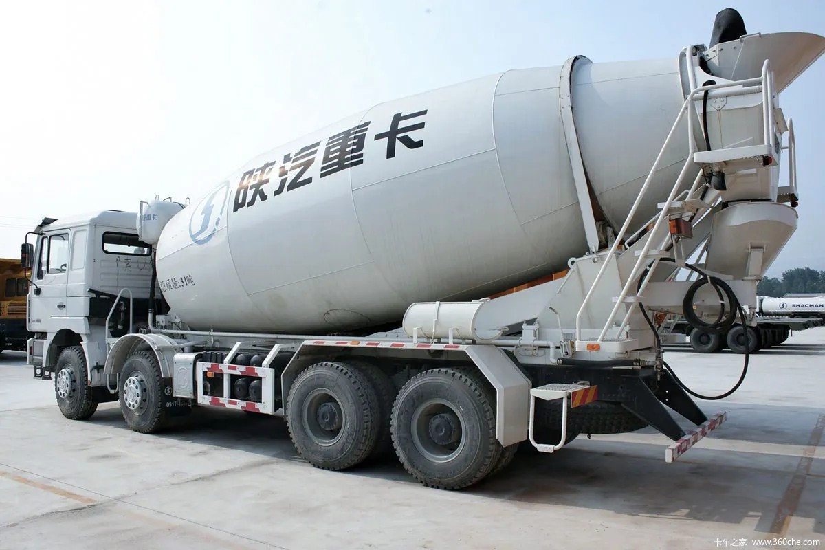 Shacman F3000 8x4 heavy duty concrete mixer truck side view showing 8x4 axle configuration and mixer body