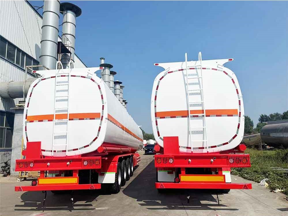 4 axle heavy duty bitumen tanker trailer rear view showing discharge outlets and chassis structure