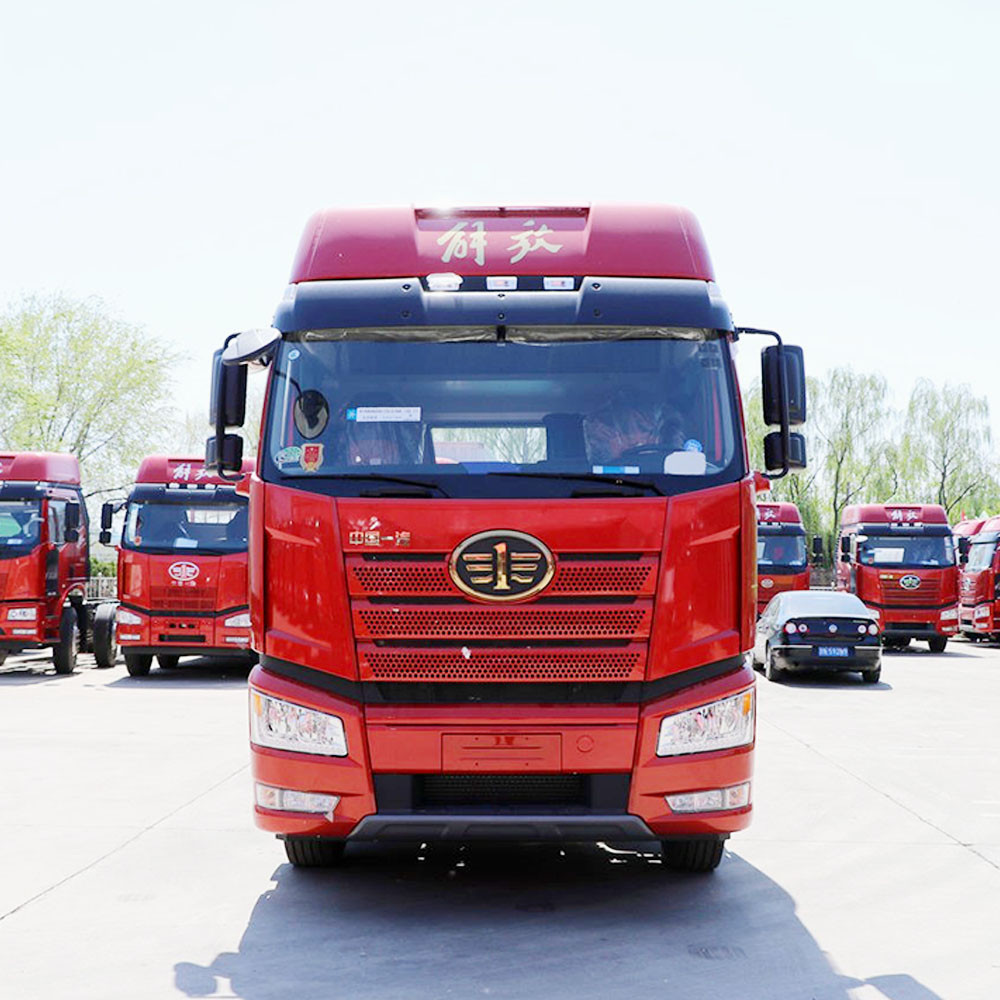 FAW J6P 460HP 4×2 tractor truck front view showing cabin design and reinforced chassis
