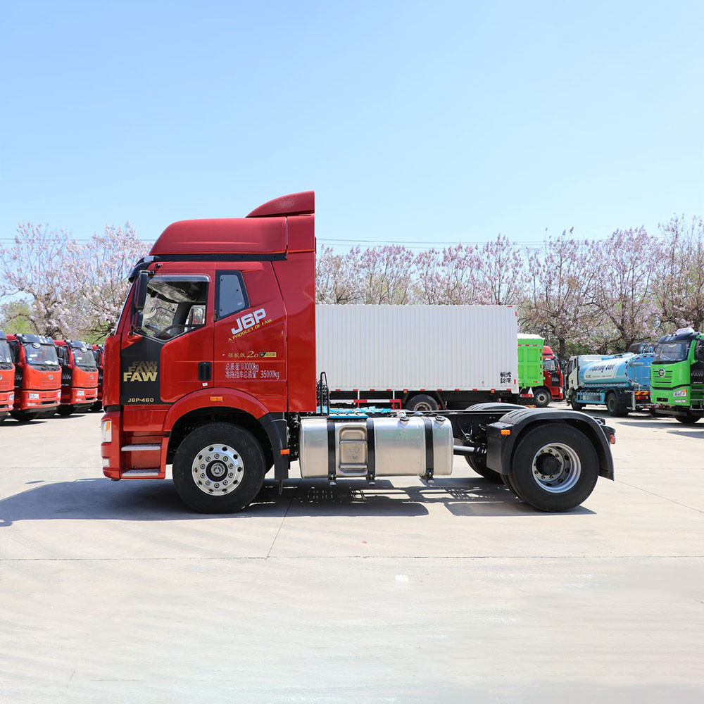 FAW J6P 4×2 tractor truck side view showing full chassis and fuel tanks for long haul transport