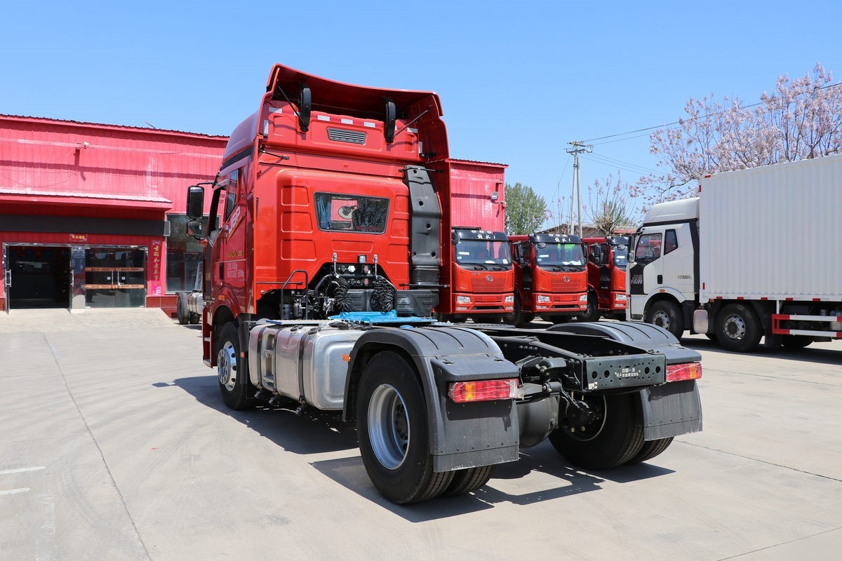 FAW J6P 4×2 tractor truck rear three quarter view showing fifth wheel coupling and chassis structure