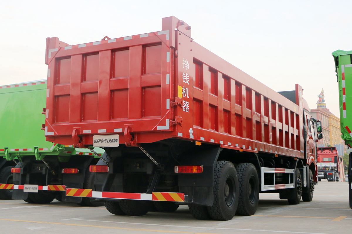 FAW J6P Heavy Duty 8×4 Tipper Truck
