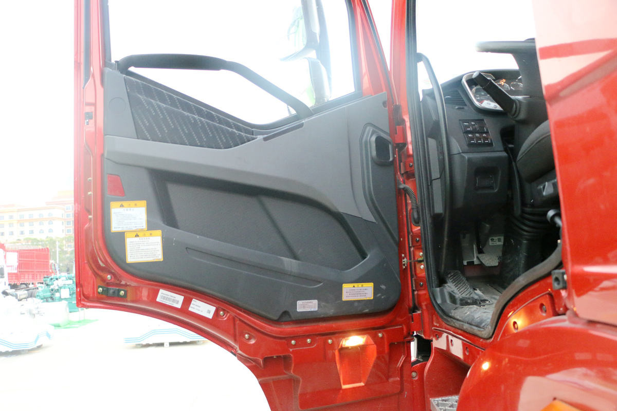 FAW J6P Heavy Duty 8×4 Tipper Truck