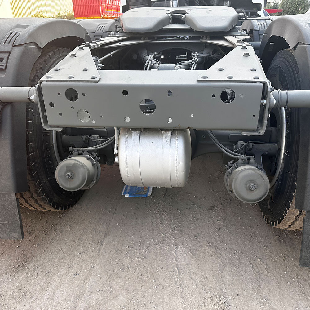 HOWO NX 6x4 400HP tractor truck