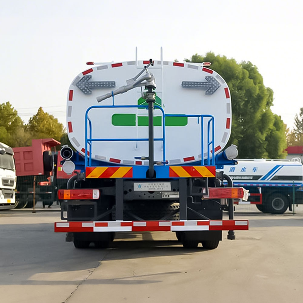Camion-citerne à eau HOWO 8×4 310HP