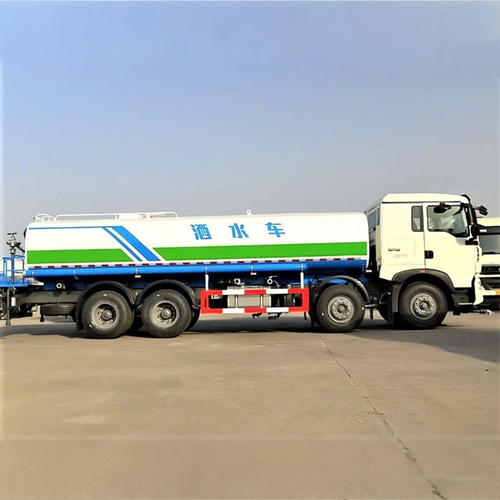 Camion-citerne à eau HOWO 8×4 310HP