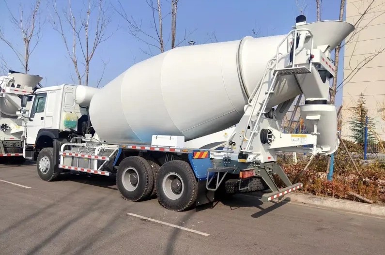 Howo 400HP concrete mixer truck mixing drum designed for heavy duty concrete transport