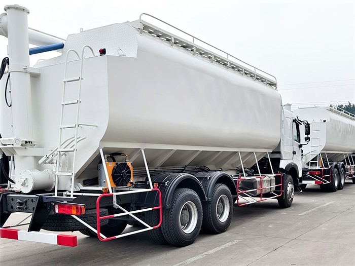 Howo 380HP 6x4 bulk feed cargo truck rear three quarter view showing feed discharge structure