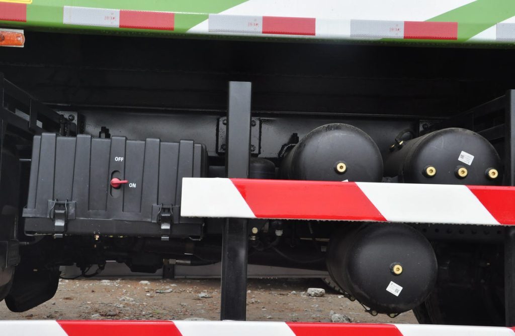 Shacman M3000 6x4 350HP dump truck