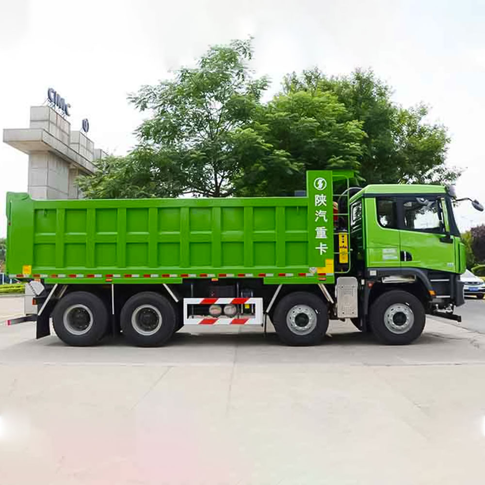 Camion-benne Shacman X5000 8×4 de 430 ch