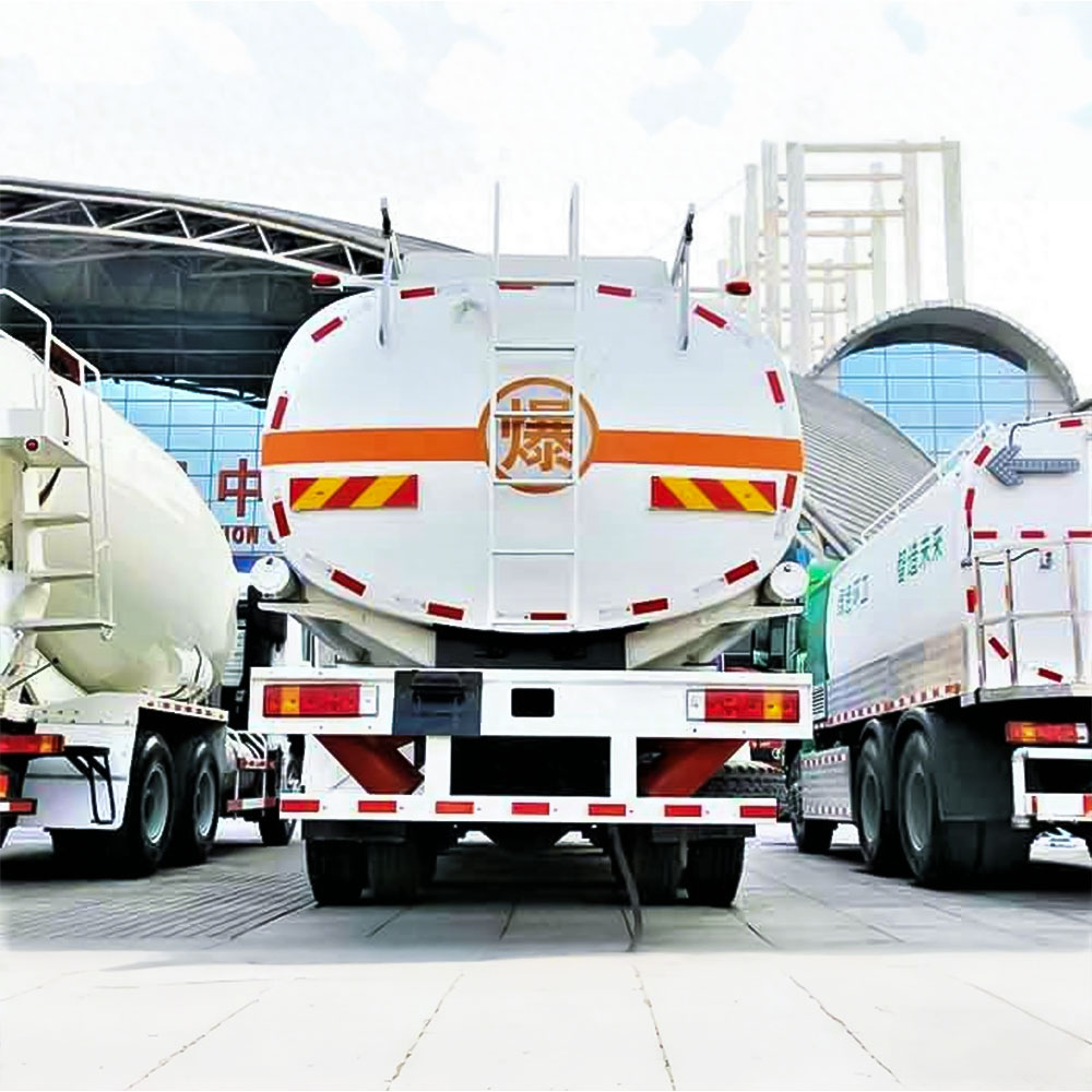 Camion-citerne Shacman M3000 8×4