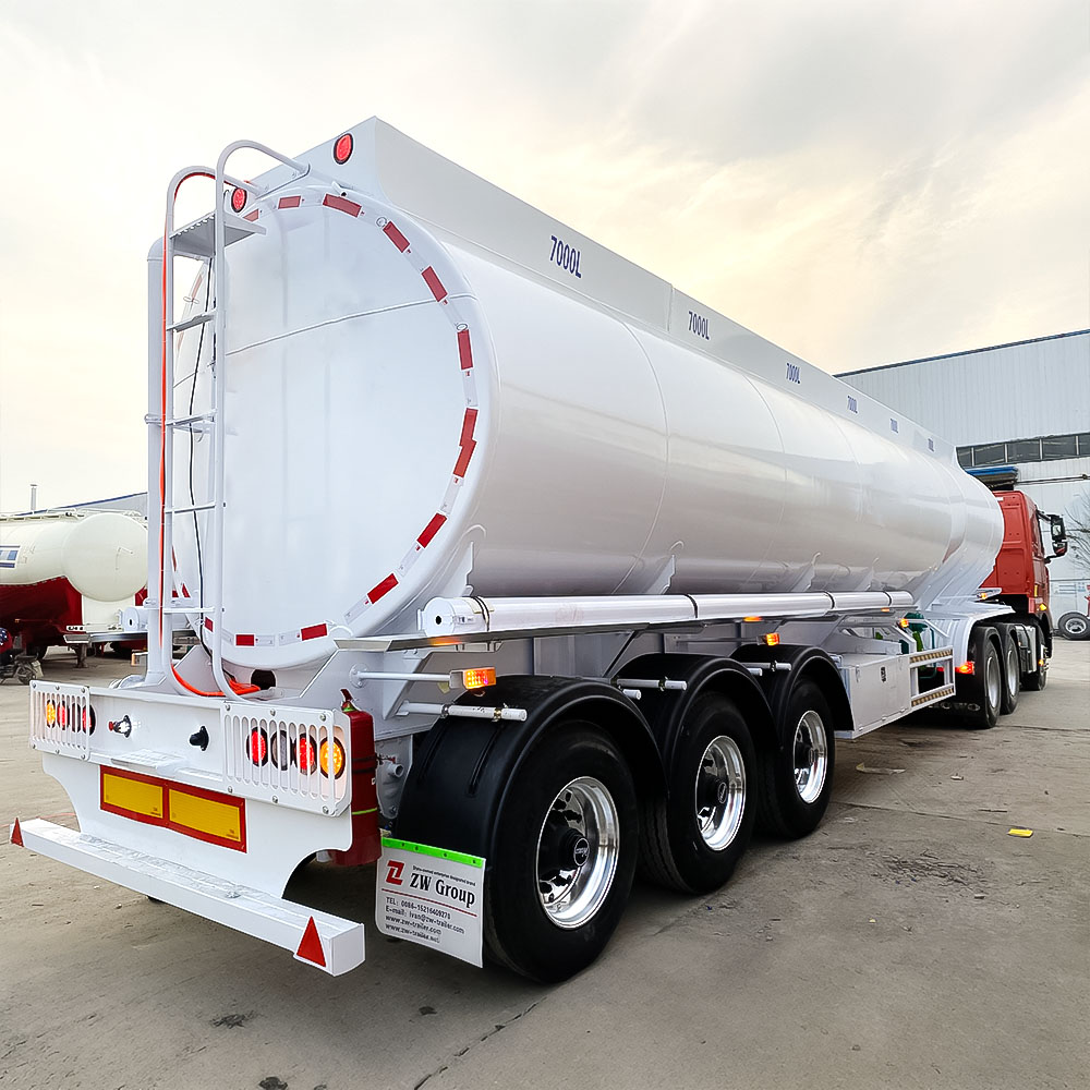 Semi-remorque-citerne pour carburant en acier au carbone